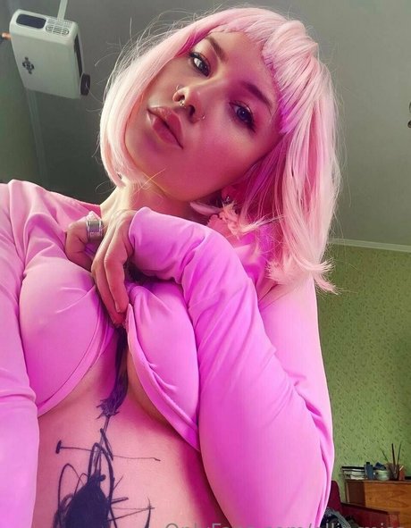 ellie miss naked actress picture