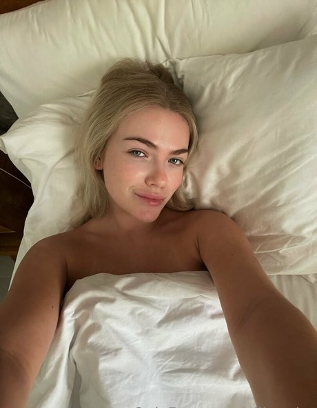 ellie miss nudes actress img