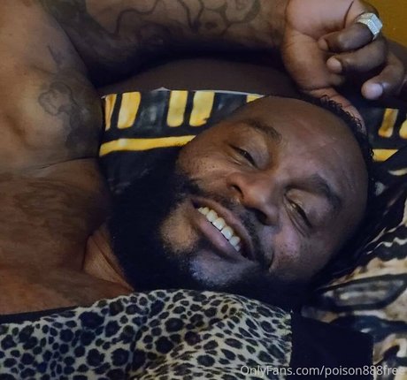 toolsfreepage model naked pic