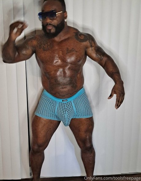 toolsfreepage naked star image