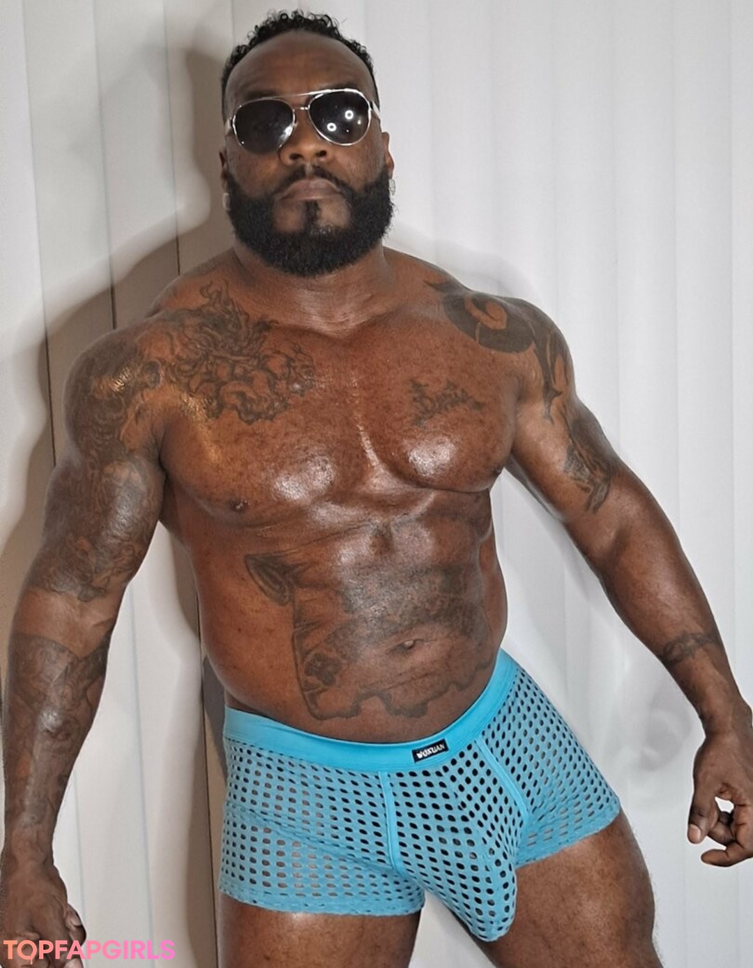 toolsfreepage perfect model photo