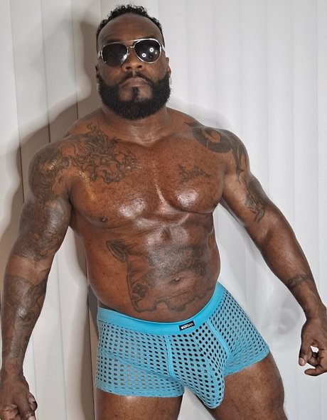 toolsfreepage perfect model photo