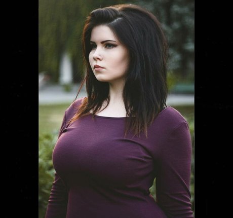 tiny onlyfans pornographic picture