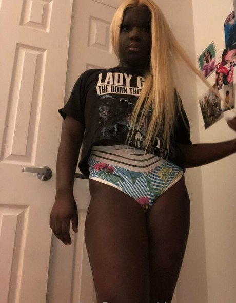 sissy serayah beautiful actress img