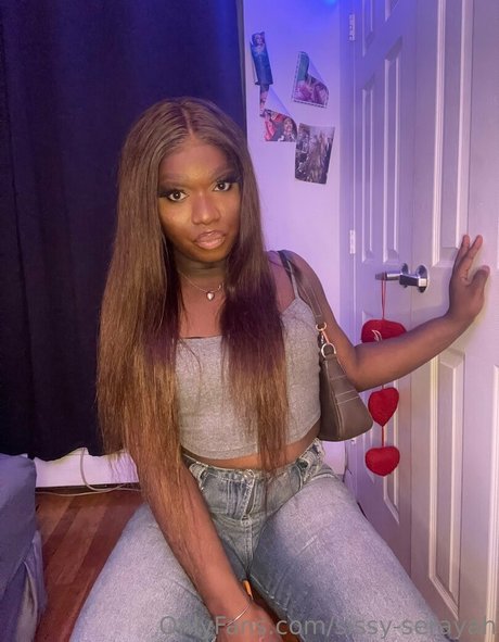 sissy serayah pretty model image