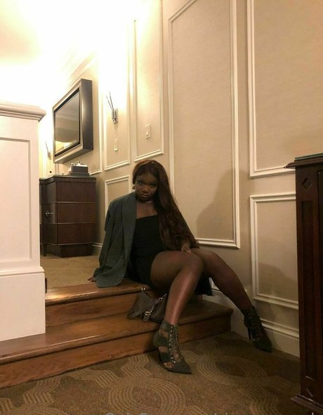 sissy serayah pornstar adult pics