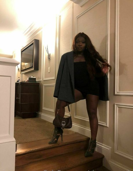 sissy serayah high quality actress gallery