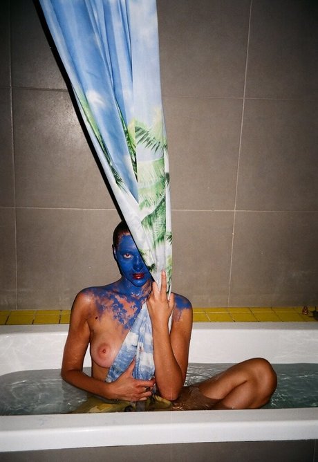 Anna April exclusive model pics