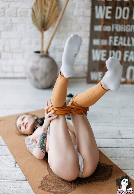 Karnelia erotic actress pic