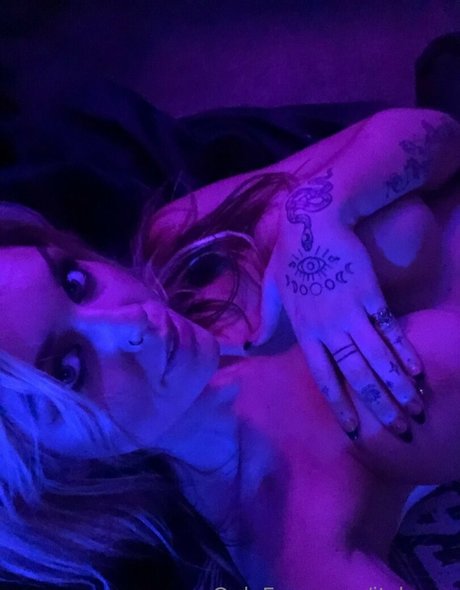 itsleoxo model sexy img