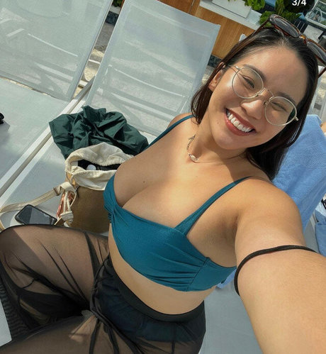 Mathilda Huang pretty actress pic