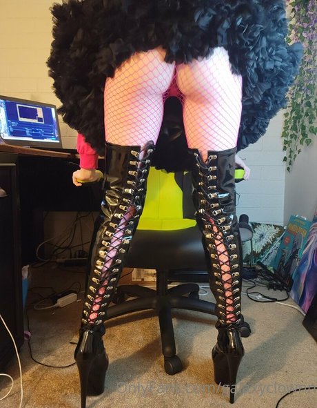 galaxyclownn free actress img