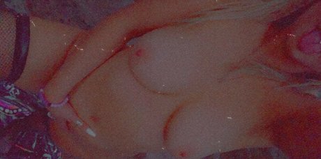 edmbabe04 nudes model image