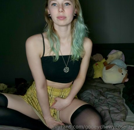 gooeychewycosplay Profile