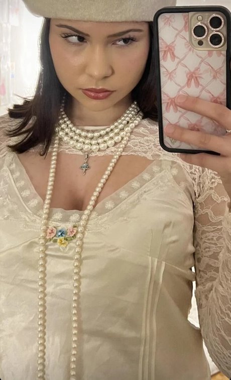 Ester Dobrik adult model photos