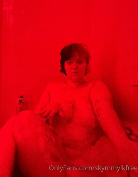 skymmylkfree hot actress pics