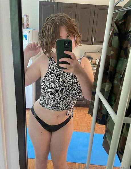 grraves star hot pic