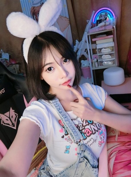 ayumi cn0 free pornstar photo