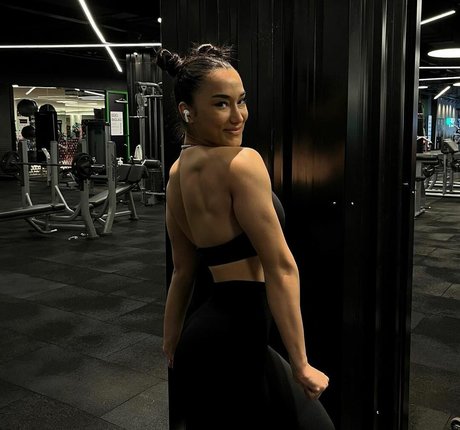 Hale Cabbar pornstar erotic pictures