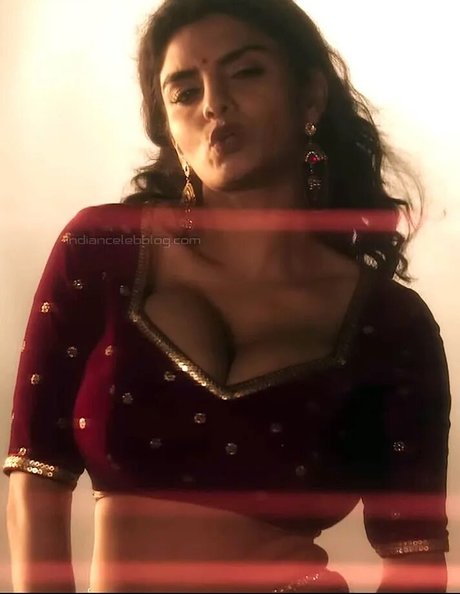 busty mom onlyfans sexy nude pics