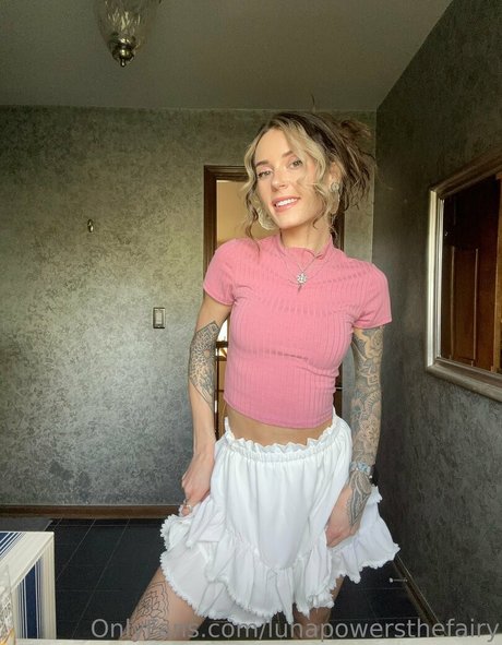 lunapowersthefairy naked model picture