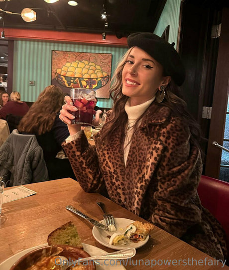 lunapowersthefairy perfect model image