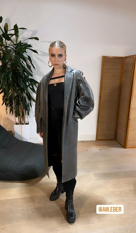 Julia Hardy high quality pornstar photos