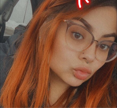 emilyelixer porn star picture