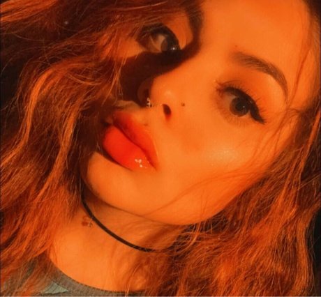 emilyelixer star adult photos