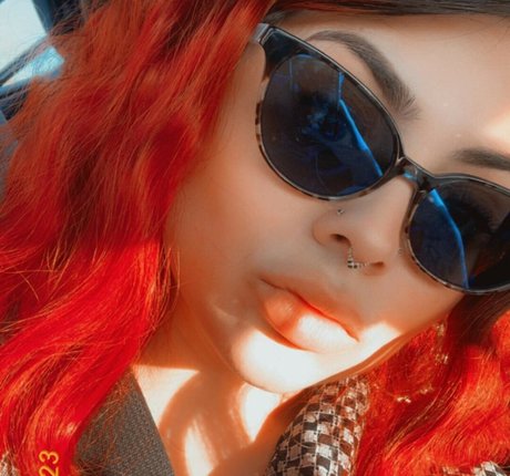 emilyelixer star hot images