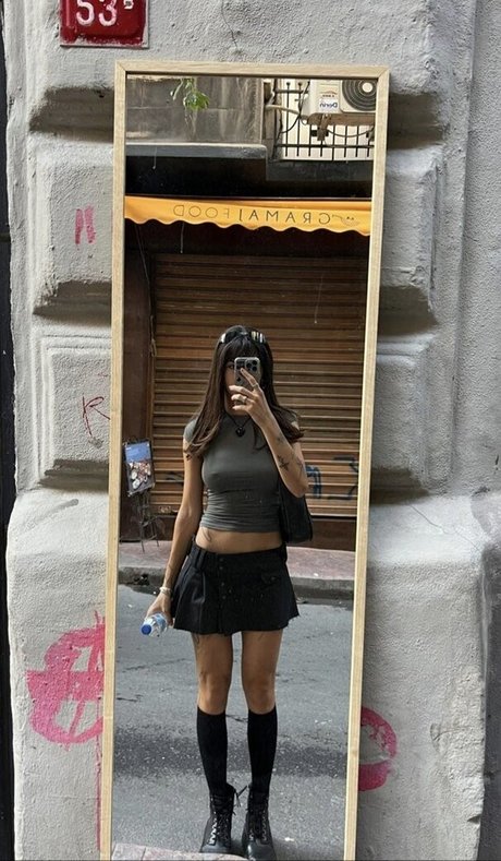 Zeynep Kurubacak star sex pic