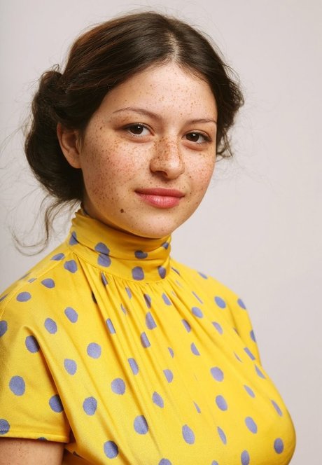 Alia Shawkat sexy model pictures