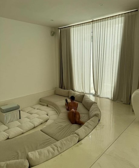 tiny onlyfans beautiful nude picture