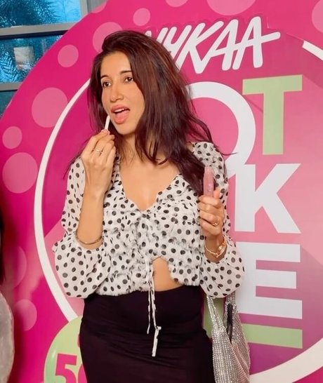 Bhumicka Singh model sexy picture