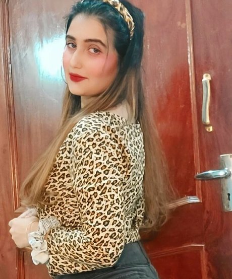 Aniza Hazel nice actress images