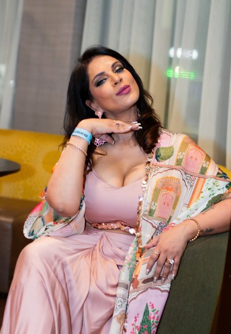 Minakshie Sethii exclusive pornstar images