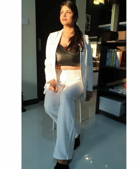 Tassels and Trails sex model pics