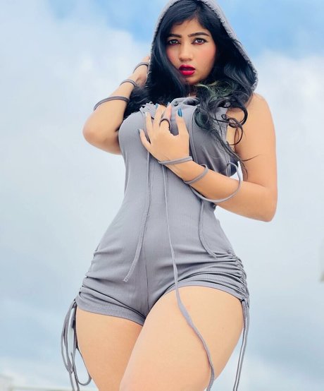 Neha Singh top model images