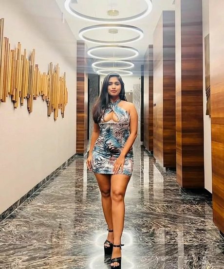 Pratika Sood model hot img