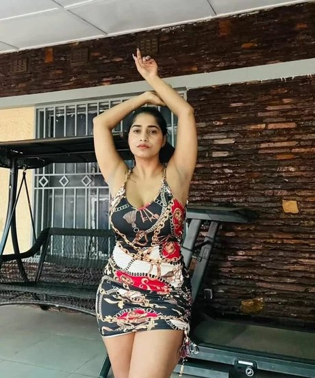 Pratika Sood star naked image