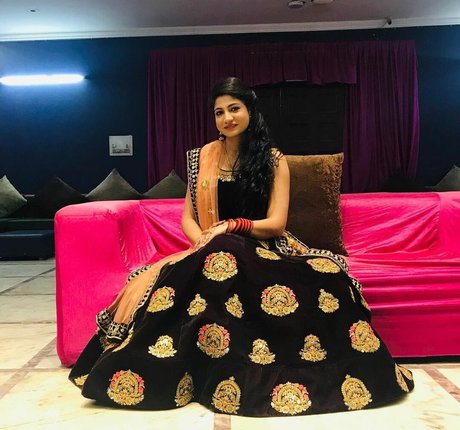 Komal Bhagat perfect actress photo