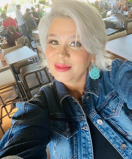 Myra La Chula pretty star img