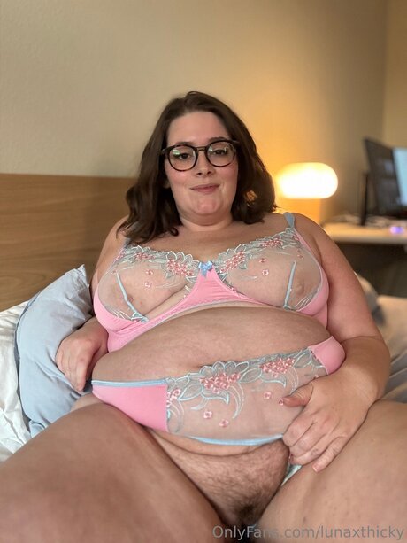 lunaxthicky top star images