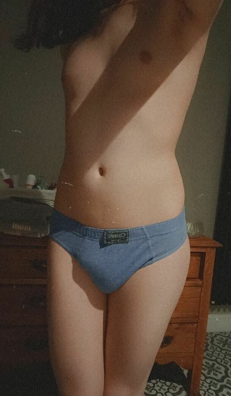 silkiemoth95 model nude image