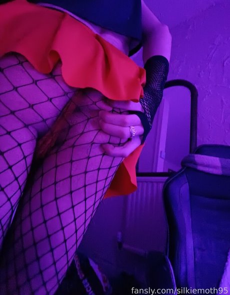 silkiemoth95 art actress pics