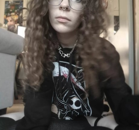 Porcelain Ghoul pornstar exclusive photo