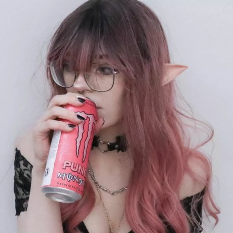 Porcelain Ghoul star xxx photo