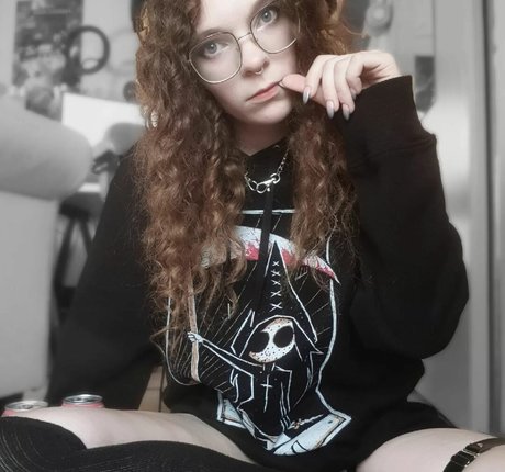 Porcelain Ghoul model nudes archive