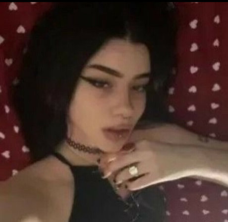 shawtysuzi naked model archive