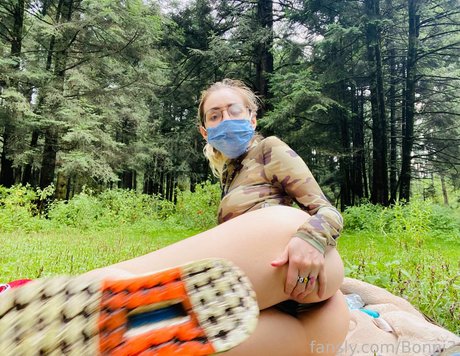 Bonni3 star nude images